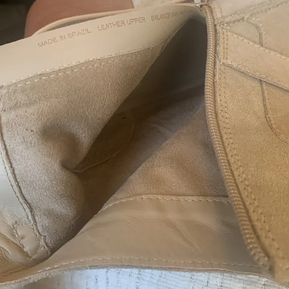 NWOT - Bernardo Sonja Leather Lug Boots - Picture 7 of 11